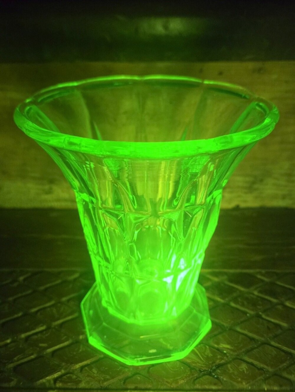 Vintage Art Deco Green Glass Czech/UK? Green Optic Blocky Pattern Vase 6" UV Glo